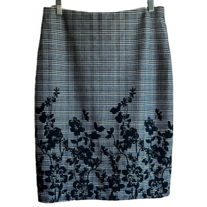 ROZ & ALI Skirt Polyester Spandex Black White Pencil Raised Floral Elastic Sz M